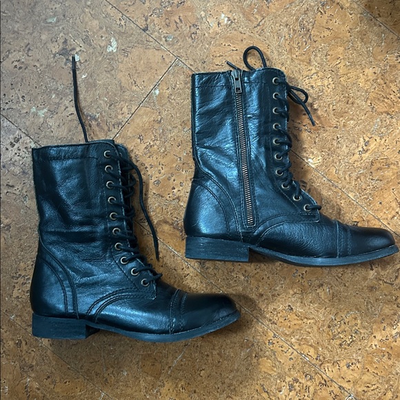 Leather combat boots w/ interior pockets - Picture 10 of 10